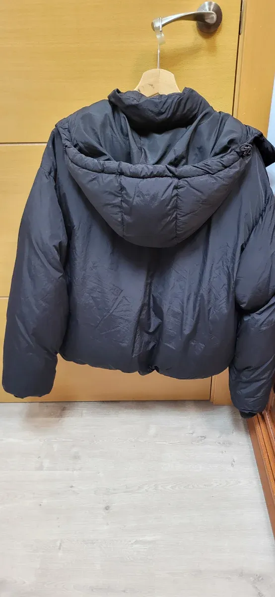 Chaquetón negro acolchado