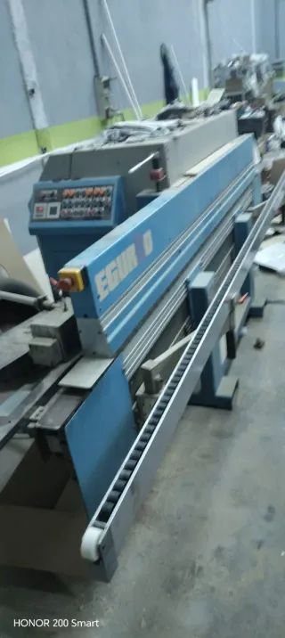 Lote entero escuadradora, canteadora y compresor.