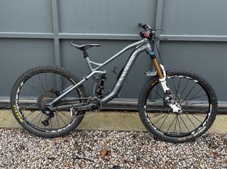 Bicicleta Enduro Canyon