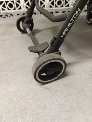 Silla de paseo plegable Hamilton, ultimos días.