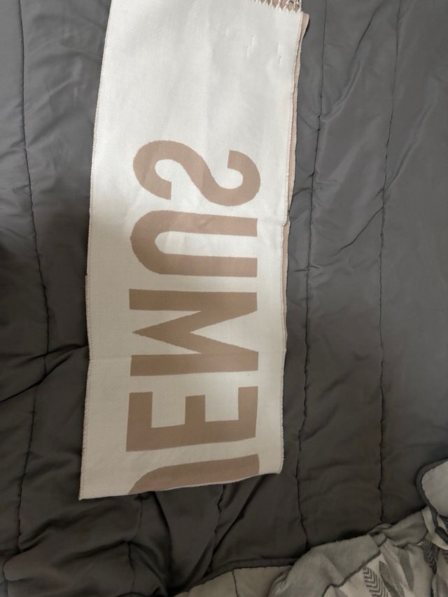 Bufanda Jacquemus Beige y Blanca