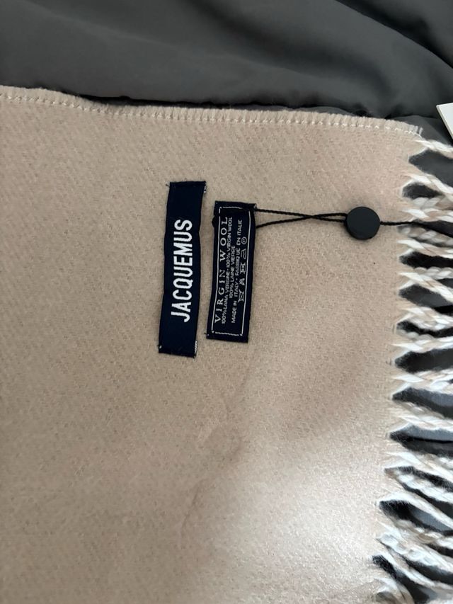 Bufanda Jacquemus Beige y Blanca