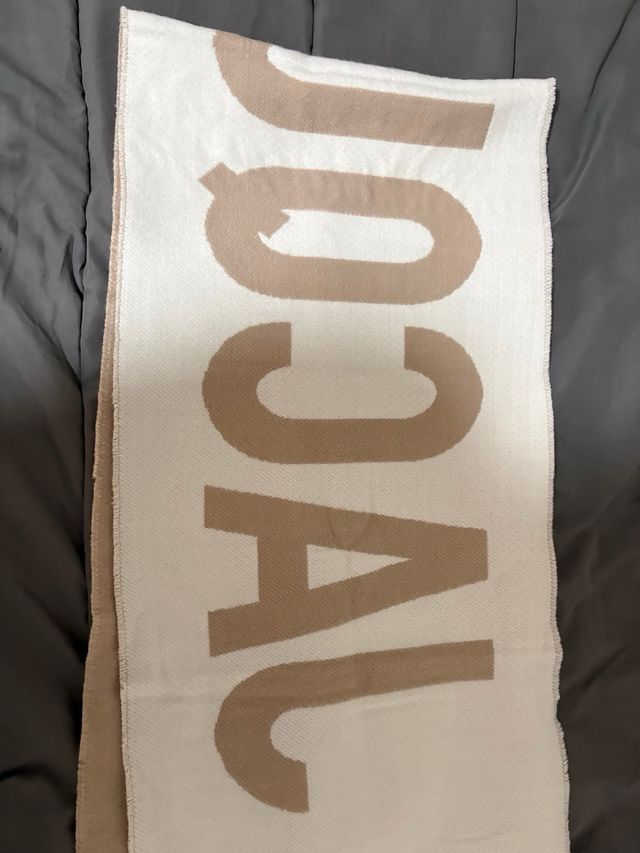Bufanda Jacquemus Beige y Blanca