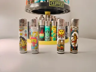 Pack 50 • 4 Accendini Clipper assortiti