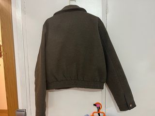 Chaqueta Zara verde oliva