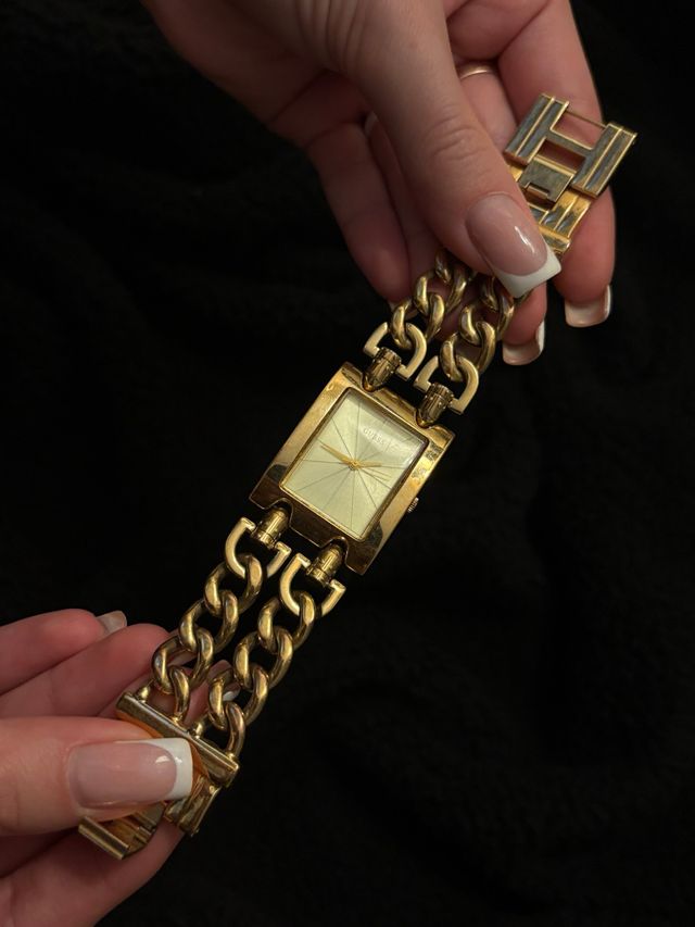 Reloj Guess Dorado Mujer