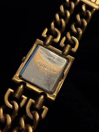 Reloj Guess Dorado Mujer