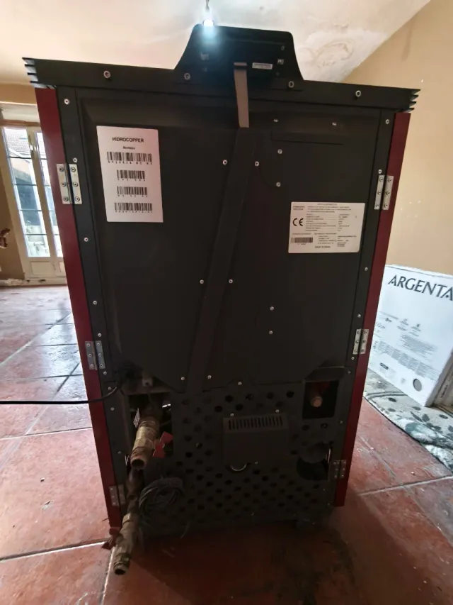 Hidroestufa Pellets 24kw Ecoforest