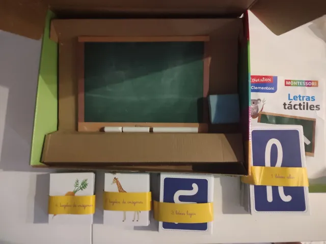 Juego Clementoni Montessori Letras Táctiles