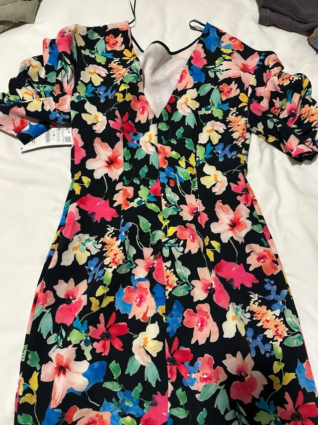 Vestido flores ceñido manga abombada