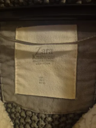Chaqueta de punto Zara gris con capucha