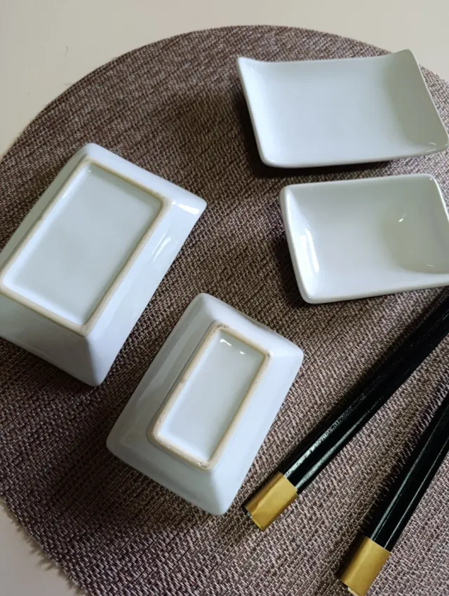 Set platillos y palos comida japonesa