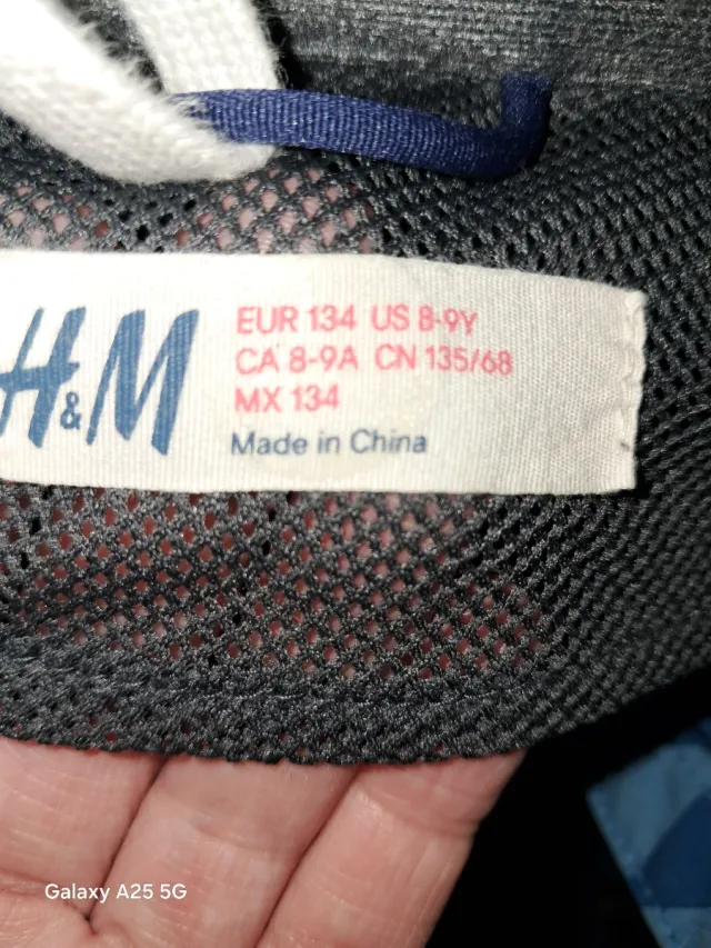 Abrigo infantil estampado  8 y 9 años