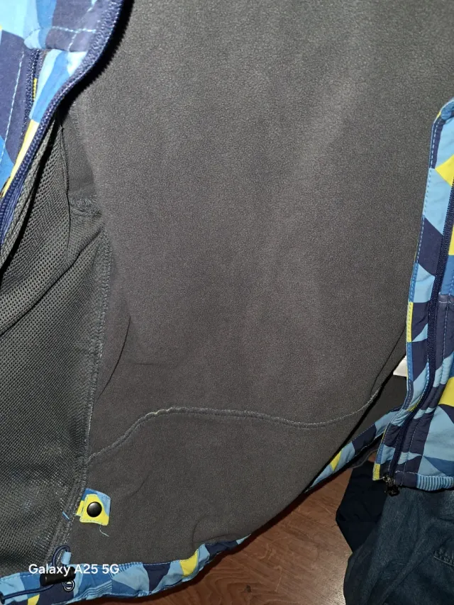 Abrigo infantil estampado  8 y 9 años