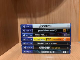 PS4 (PlayStation 4) Negra + 2 Mandos