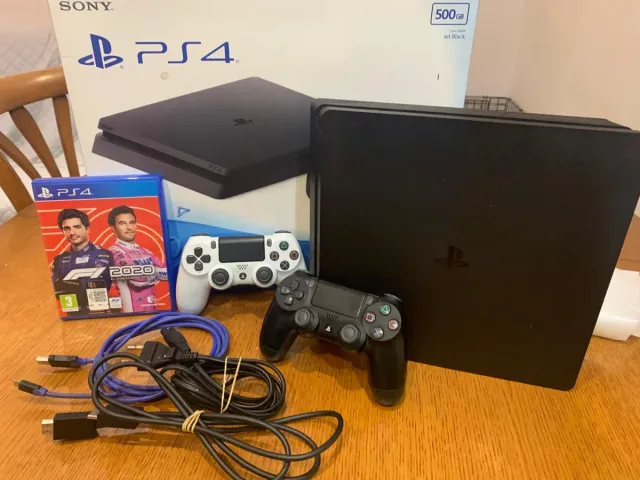 PS4 Slim 500GB Jet Black + Juego F1 2020