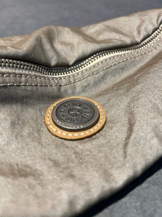 Riñonera Kipling Beige y Plateado