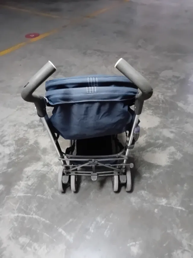 Passeggino blu per bambini