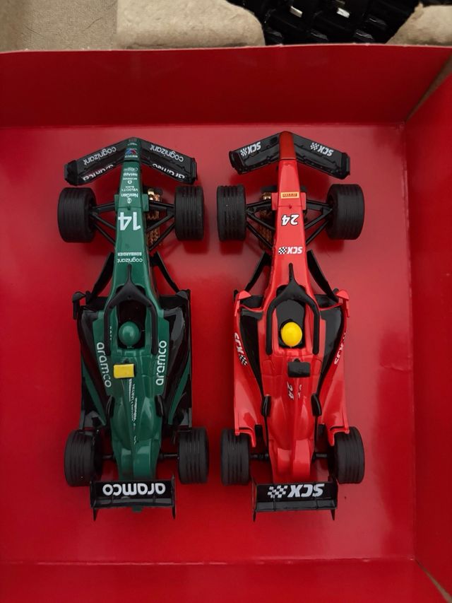 Scalextric Compact Formula Race to Win