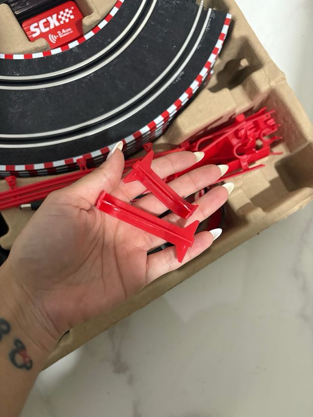 Scalextric Compact Formula Race to Win