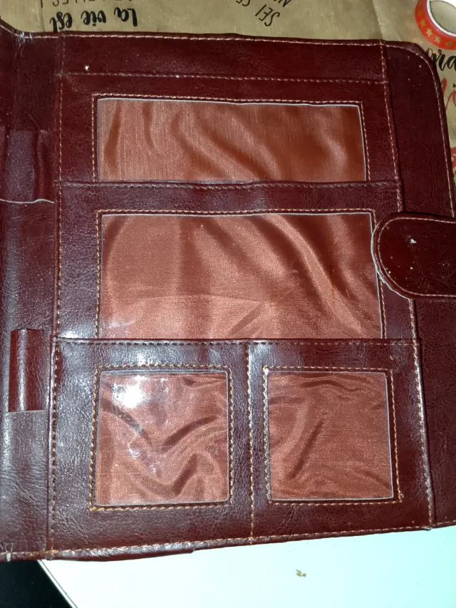 Carteira de Couro Vintage com 9 Compartimentos