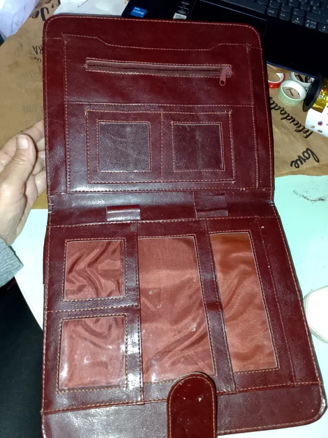 Carteira de Couro Vintage com 9 Compartimentos