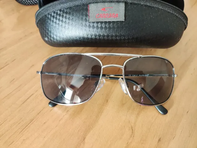 Gafas de sol, estuche y funda