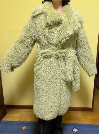 Precioso Abrigo largo muy suave pelo verde claro