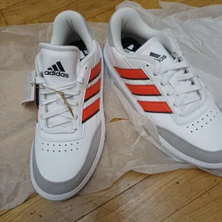 Zapatillas Adidas Blancas y Naranjas