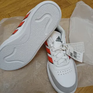 Zapatillas Adidas Blancas y Naranjas