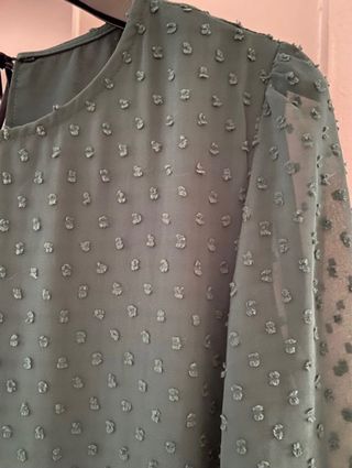 Vestido verde plumeti de corte vintage