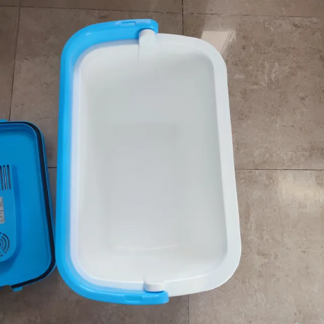 Nevera Portátil Eléctrica Azul y Blanca