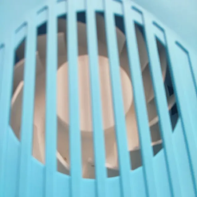 Nevera Portátil Eléctrica Azul y Blanca