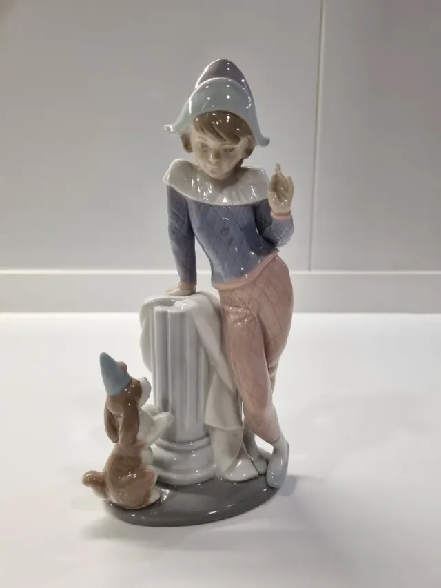 Niño Martes Lladró (Tuesday's Child)