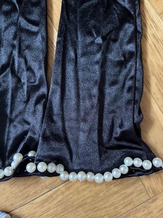 Guantes largos negros con perlas