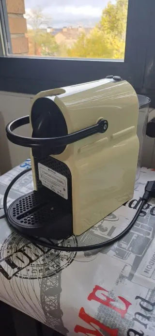 Macchina da caffè Nespresso Beige