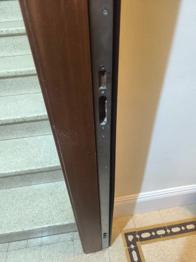 Puerta blindada entrada vivienda. Medidas estándar