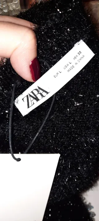 Chaqueta Zara brillante con botones joya