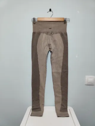 Mallas My Protein Beige y Marrón