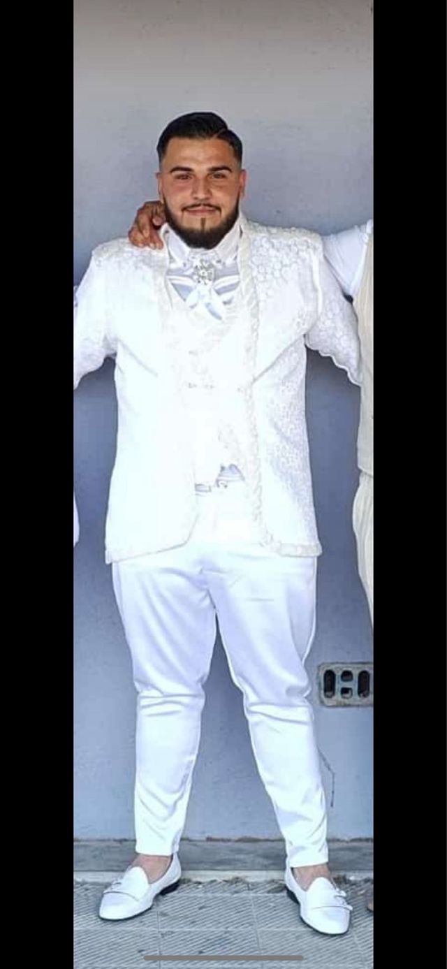 Traje de novio blanco