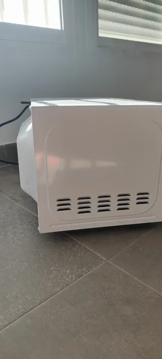 Microondas Blanco Nevir