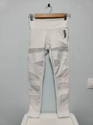 Leggings deportivos blancos con malla
