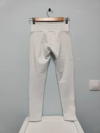 Leggings deportivos blancos con malla