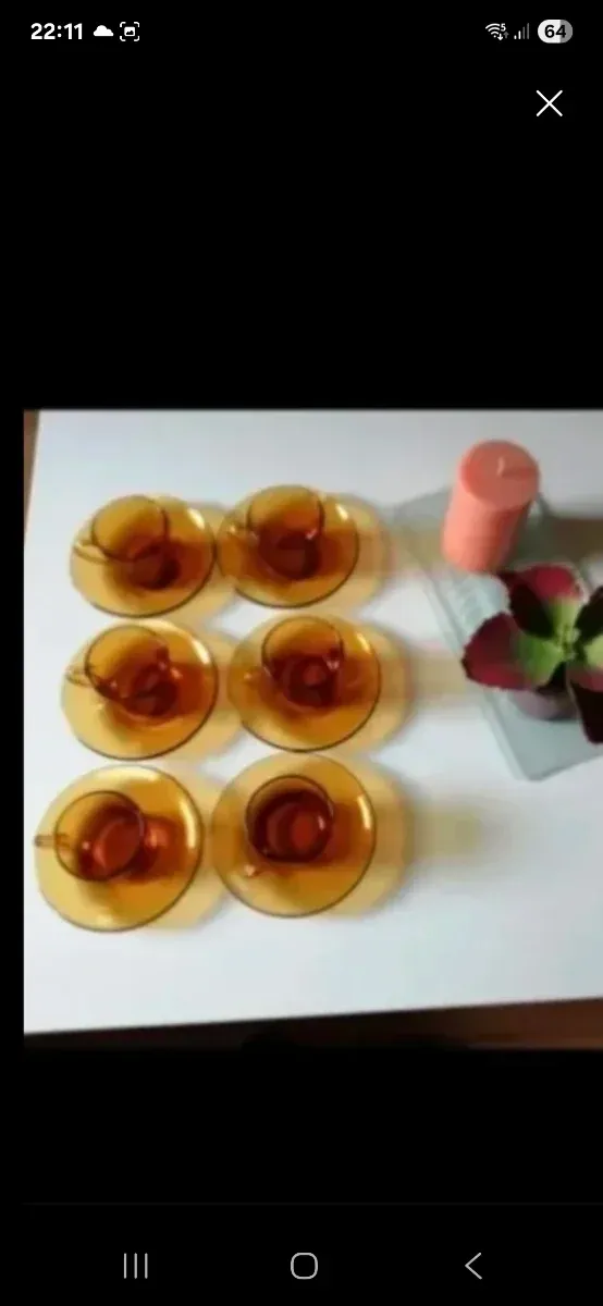 Juego de 6 tazas y platillos de cristal