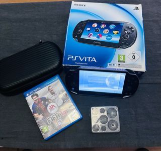 Sony PS Vita + FIFA 13 + Funda