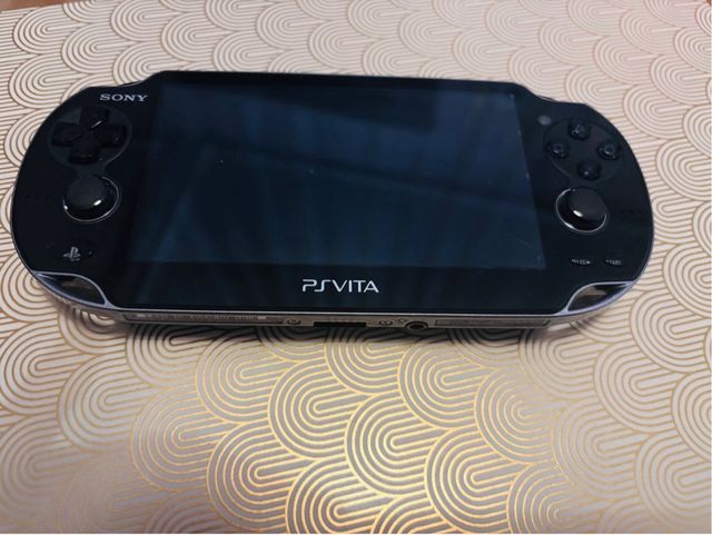 Sony PS Vita + FIFA 13 + Funda
