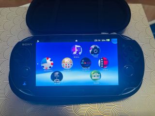 Sony PS Vita + FIFA 13 + Funda