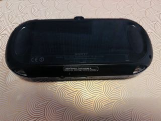 Sony PS Vita + FIFA 13 + Funda