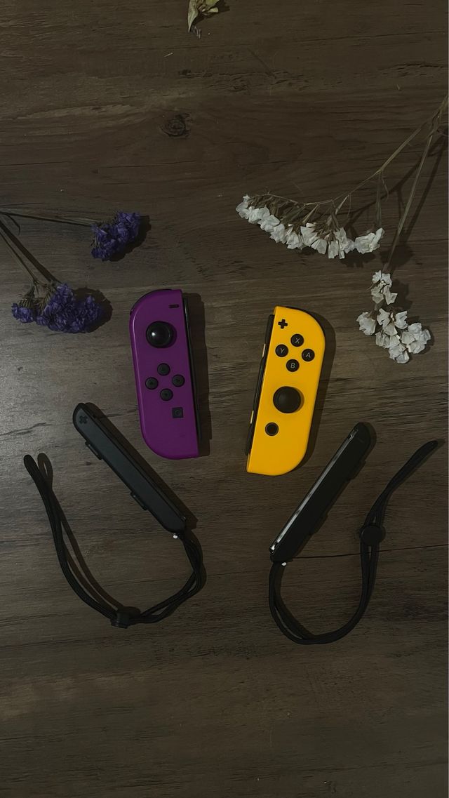 Joy-Con Nintendo Switch Morado y Amarillo