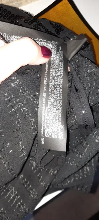 Blusa Zara lentejuelas negra